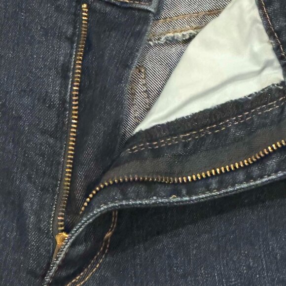 Lightly Used - Gloria Vanderbilt Amanda Jeans Size 16PS - 34" x 24" - Picture 6 of 14